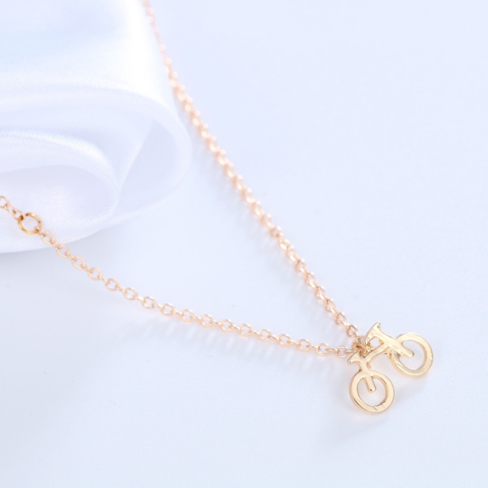 ❤️4 for $20 Sale❤️ 18k Gold plated Necklace - Picture 2 of 3